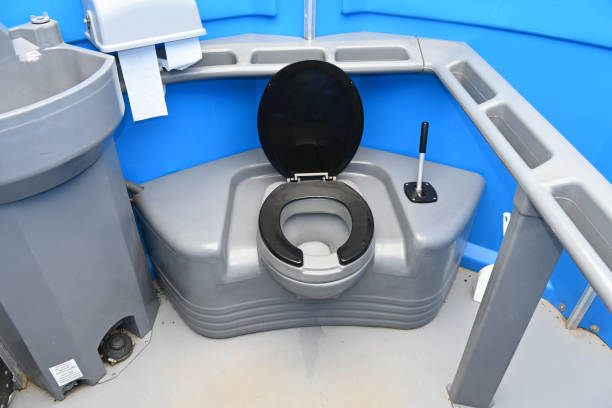 Best Porta potty delivery and setup  in Sullivan, IL